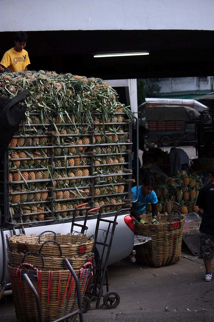 IMG_1983p.jpg - Bangkok dostawa ananasów / Bangkok Pinapple delivery