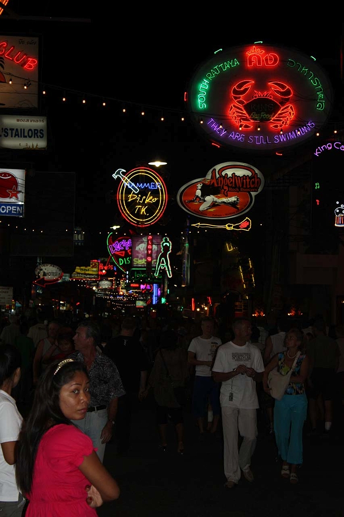 IMG_2505p.jpg - Pattaya nocą / Pattaya at night